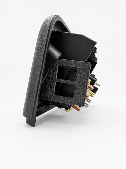 Porsche 964/993 Schalterblende von hinten mit eingesetztem 3D-gedrucktem Reparatur-Kit und Original-Steckkontakten