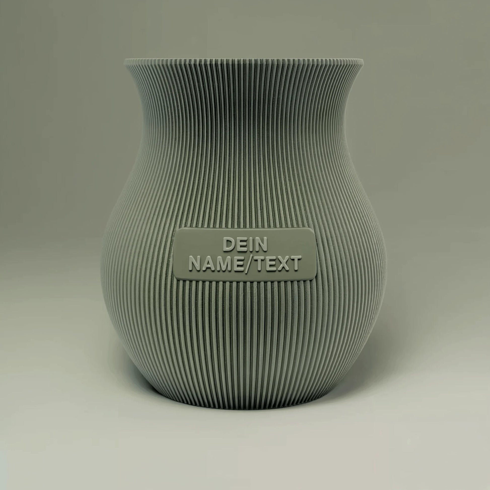 3D-gedruckte Vase Wave in olivgrün – modernes Design mit wellenförmiger Struktur, personalisierbar mit Namen oder Widmung